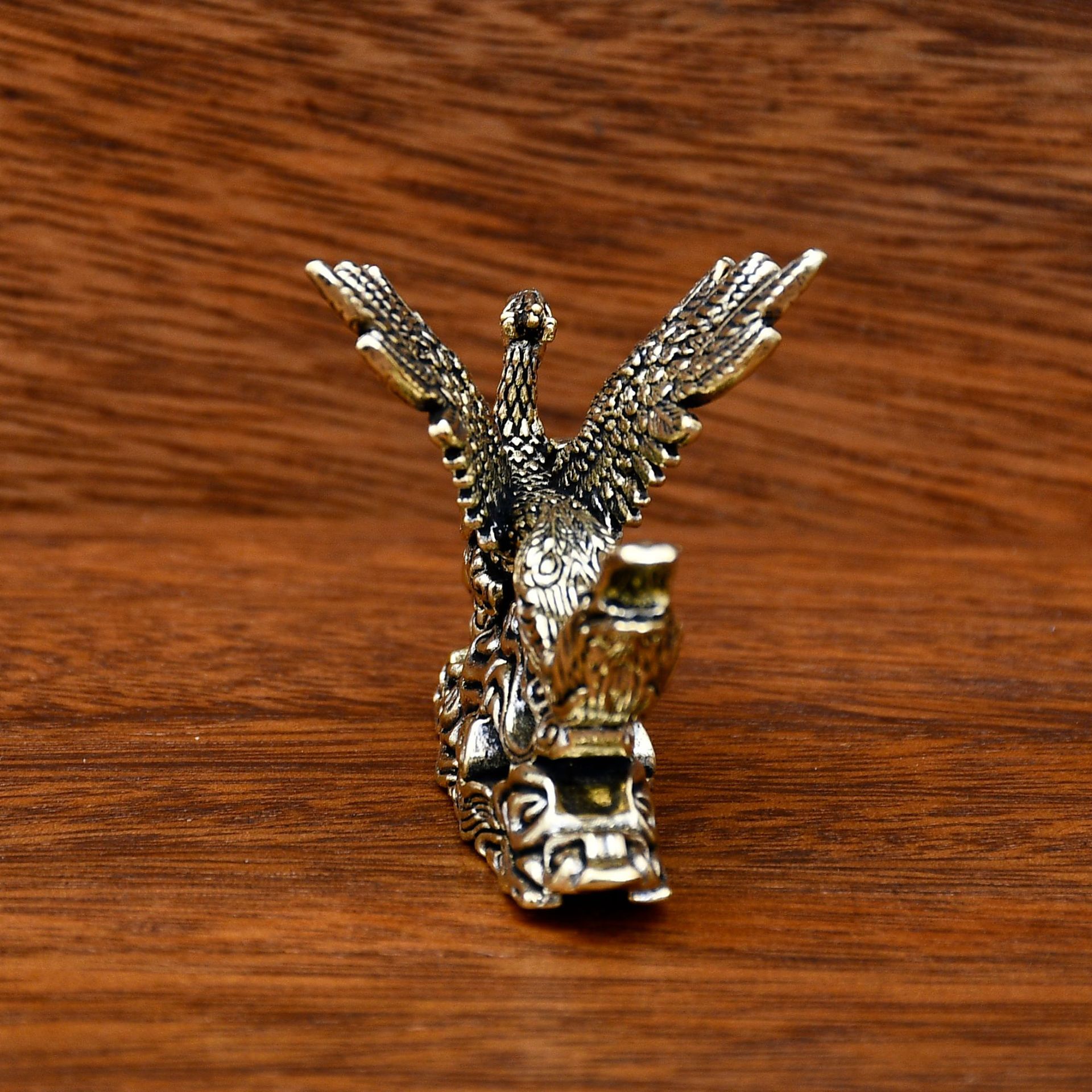 Brass Furniture, Desktop Ornam - Office Furniture Phoenix recension och pris